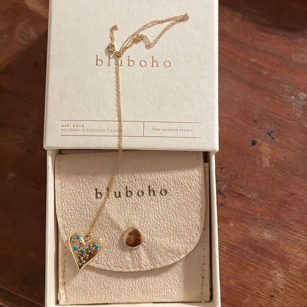 Bluboho heart locket
